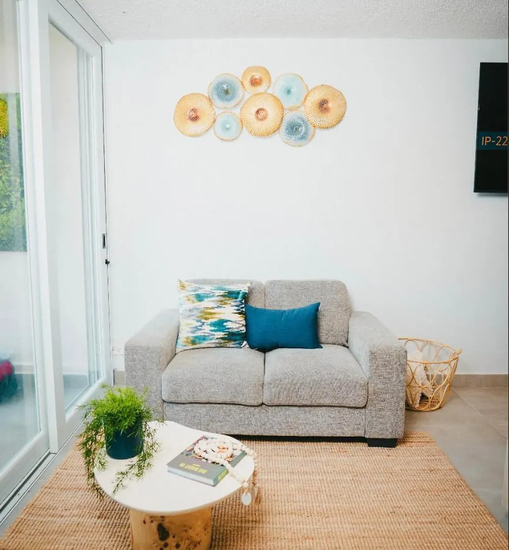 Condado Beach-Pool Front Jewel San Juan Apartment