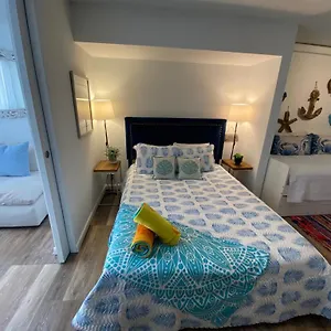  Apartment Kasa Ocean Breeze Beachfront Pool